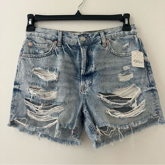 Free People Maggie Mid Ride Distressed Jean Shorts in Light Wash Sz 27 NWT - Picture 4 of 11